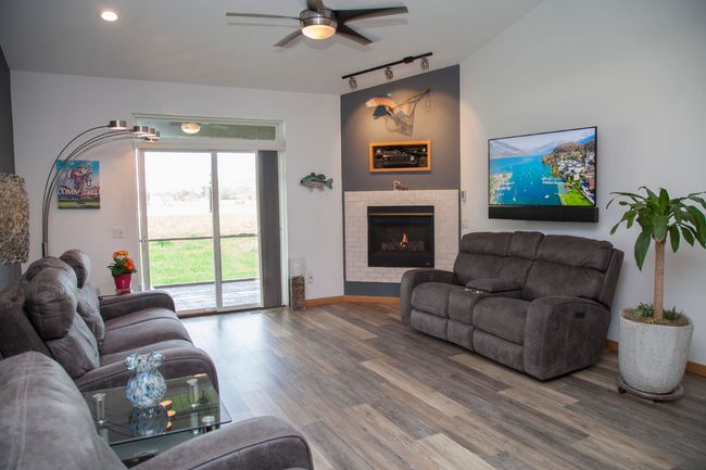 66 Berdella Court, Condo with 2 bedrooms, 3 bathrooms and null parking in CROSS PLAINS WI | Image 6