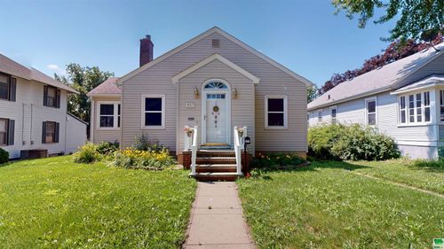 937 W Cedar St, Cherokee, IA, 51012-1536 | Card Image