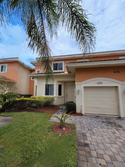2513 Stockbridge Sq Sw, Vero Beach, FL, 32962-4221 | Card Image