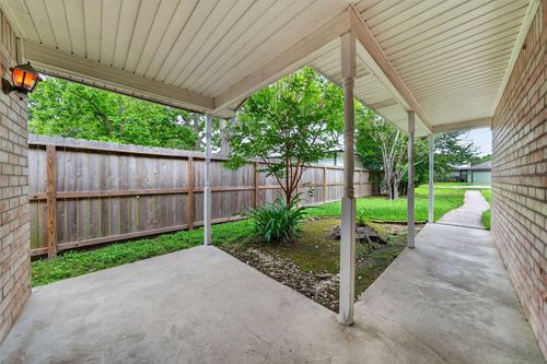 418 Texas St, Tomball, TX, 77375-4855 | Card Image