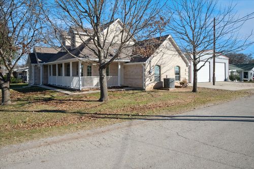 437 S 1st St, Krum, TX, 76249-9779 | Card Image