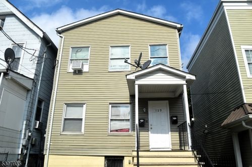 129 Central Pl, Orange, NJ, 07050-3804 | Card Image