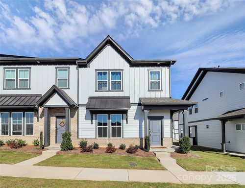5840 Coulee Ln, Charlotte, NC, 28215-1025 | Card Image