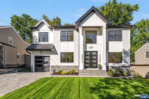 224 Manning Ave, River Edge, NJ, 07661-1325 | Card Image