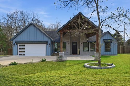 105 Laumaia Ln, Bastrop, TX, 78602-5901 | Card Image