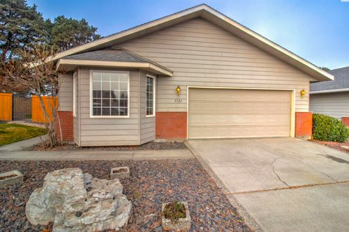 3721 W 29th Ct, Kennewick, WA, 99337-2539 | Card Image