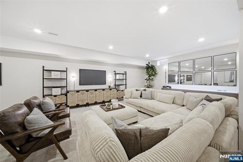 4 Pimlico Place, Oakland, NJ, 07436 | Card Image