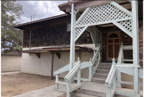 9519 Maple Ave, Hesperia, CA, 92345-3393 | Card Image