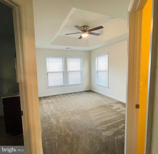 24456 Hawthorn Thicket Ter, Townhouse with 3 bedrooms, 4 bathrooms and null parking in STERLING VA | Image 20