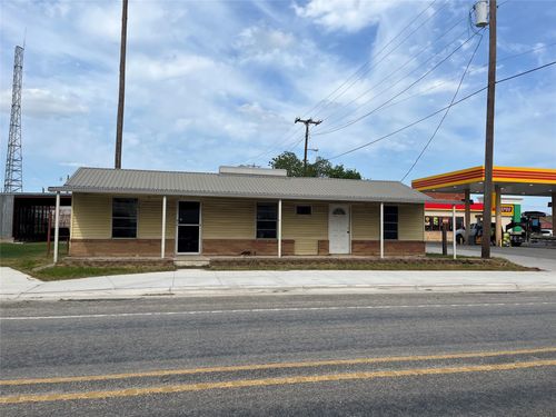 106 N Front St, Mart, TX, 76664-1127 | Card Image