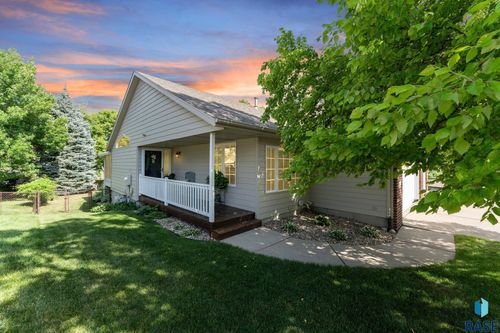 1712 S Campbell Trl Trail, Sioux Falls, SD, 57106 | Card Image