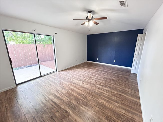 1728 Red Oak Cir, House other with 3 bedrooms, 2 bathrooms and null parking in Sulphur Springs TX | Image 5
