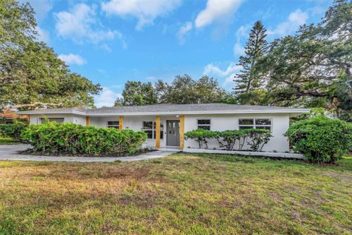 1905 Pinetree Ln, BELLEAIR BLUFFS, FL, 33770-2042 | Card Image