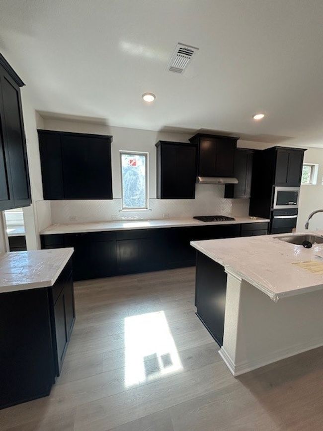 Beautifully appointed Kitchen | Image 7
