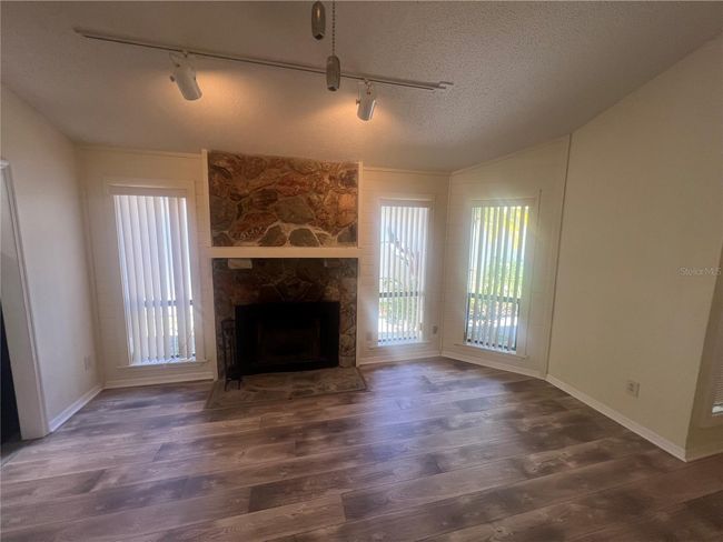 Family Room / Fire Place | Image 13