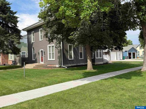 1004 15th St, Aurora, NE, 68818-2105 | Card Image