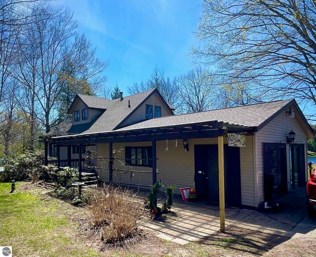 9690 Lake St, House other with 4 bedrooms, 2 bathrooms and null parking in Ellsworth MI | Image 6