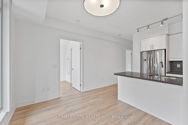 215 - 525 Adelaide St W, Condo with 3 bedrooms, 2 bathrooms and 1 parking in Toronto ON | Image 14