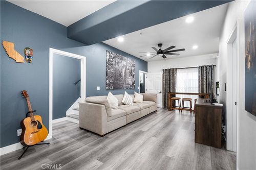 9882 Broadway, Anaheim, CA, 92804-1380 | Card Image