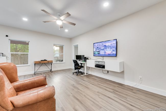 6371 Stonewater Bend Trl, House other with 3 bedrooms, 2 bathrooms and null parking in Fort Worth TX | Image 5