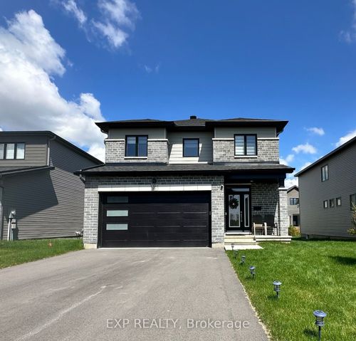 712 Namur St, Embrun, ON, K0A1W0 | Card Image