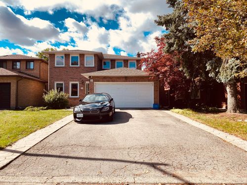 51 Park Lane Cir, Richmond Hill, ON, L4C6S8 | Card Image