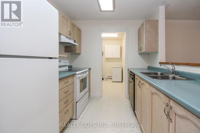 4 - 693 Whitaker St, Townhouse with 2 bedrooms, 2 bathrooms and 1 parking in Peterborough ON | Image 11