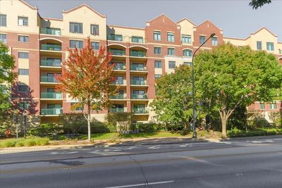 302 - 20 S Main Street, Condo with 2 bedrooms, 1 bathrooms and 1 parking in Mount Prospect IL | Image 1