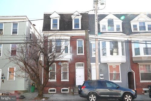 690 E Philadelphia St, YORK, PA, 17403-1648 | Card Image