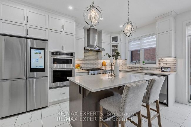 1411 Lobelia Cres, House other with 5 bedrooms, 4 bathrooms and 2 parking in Milton ON | Image 8