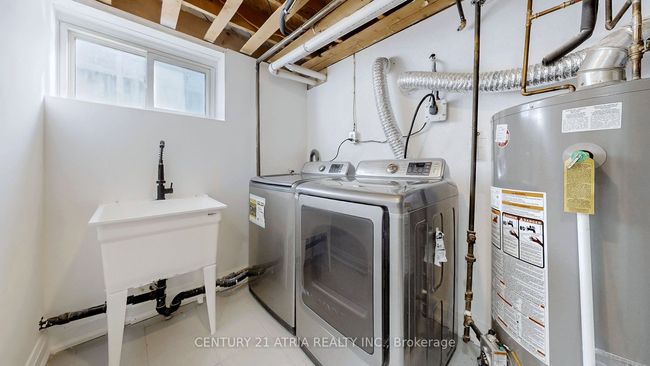 24 Collins Cres, House other with 5 bedrooms, 3 bathrooms and 6 parking in Aurora ON | Image 35
