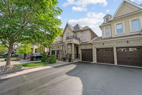 45 Robert Berry Cres, King City, ON, L7B0M4 | Card Image