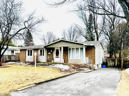 320 Justin Street, North Bay, ON, P1B5J9 | Card Image