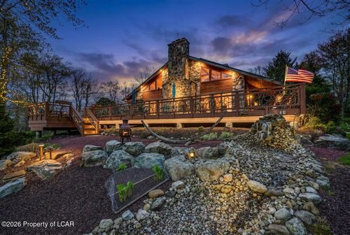 18 Hazlewood Dr, Lake Harmony, PA, 18624-8804 | Card Image