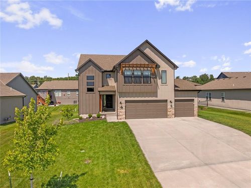 18738 Ocheltree St, Spring Hill, KS, 66083-8485 | Card Image