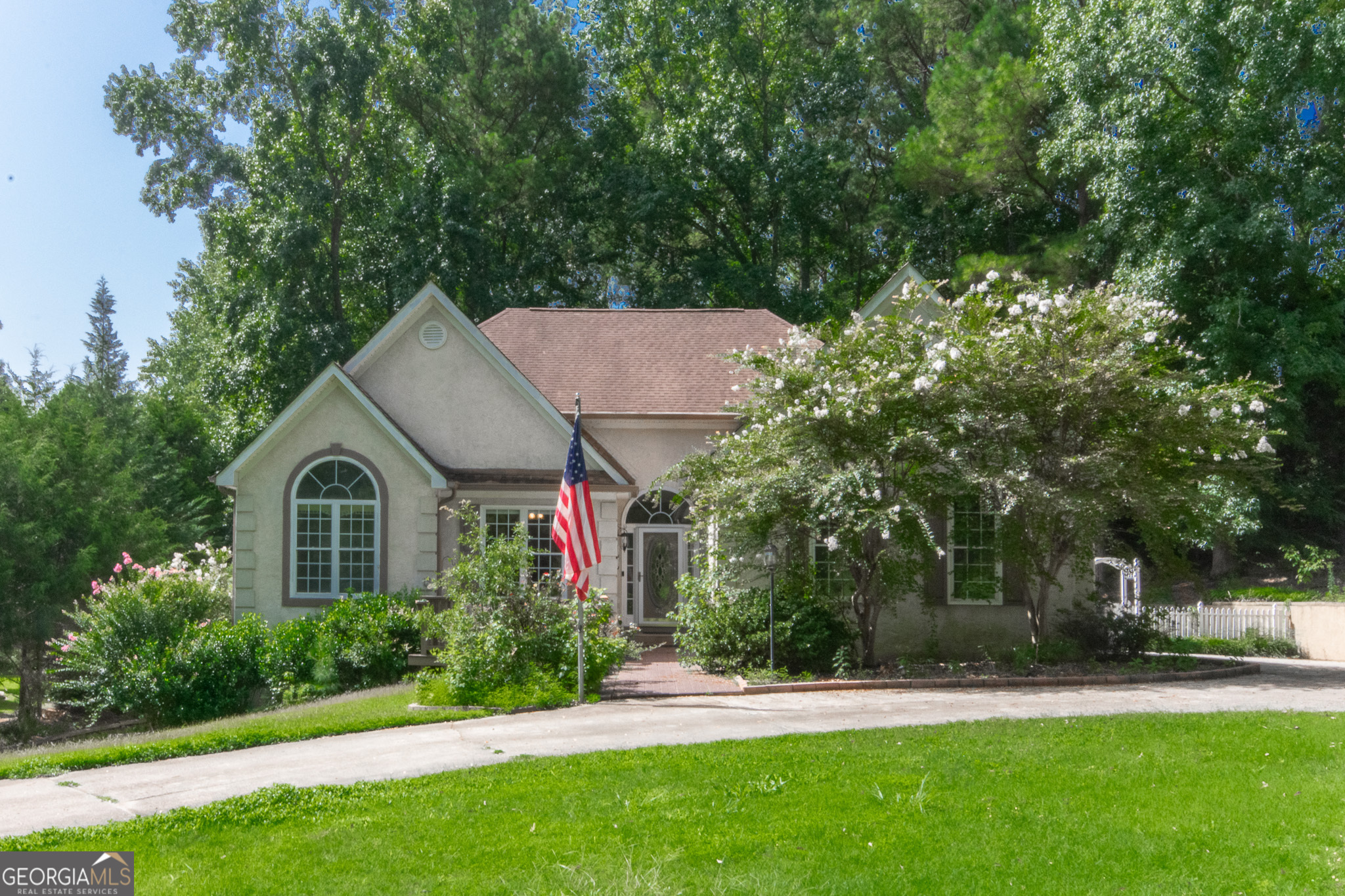 Woodlake Dr, Newnan, GA 30265