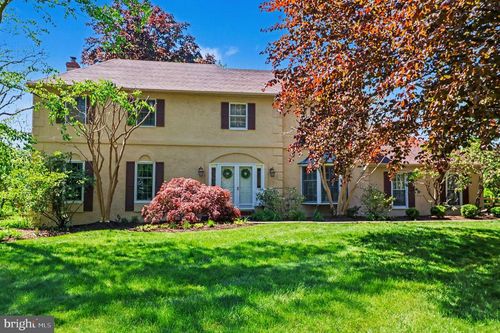 450 Dundee Dr, BLUE BELL, PA, 19422-2441 | Card Image