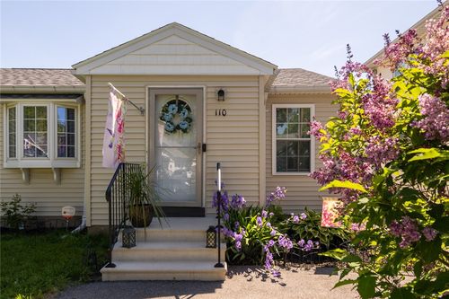 110 Brookhaven Ter, Rochester, NY, 14621-5514 | Card Image
