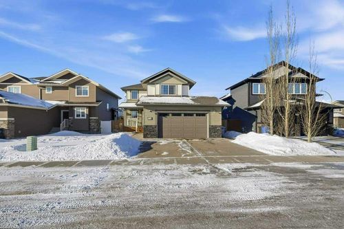 26 Healey St, Penhold, AB, T0M1R0 | Card Image