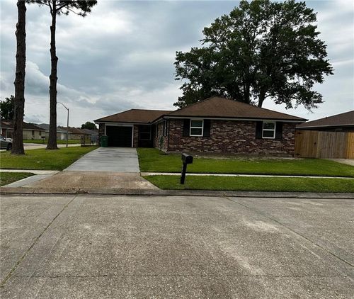 5300 Alpaca Dr, Marrero, LA, 70072-5902 | Card Image
