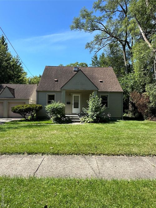 19330 Eastwood Dr, Harper Woods, MI, 48225-2043 | Card Image