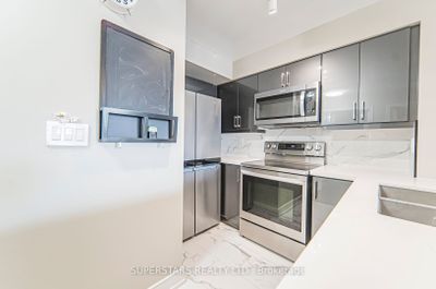 412 - 19 Barberry Pl, Condo with 1 bedrooms, 1 bathrooms and 1 parking in North York ON | Image 3