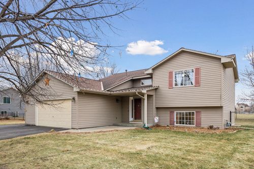 747 Kirche Hill Drive, Carver, MN, 55315 | Card Image