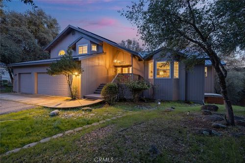 39301 Moonray Ln, Oakhurst, CA, 93644 | Card Image