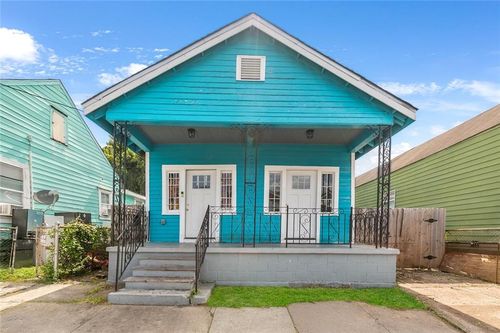 1725 Mandeville St, New Orleans, LA, 70117-8235 | Card Image