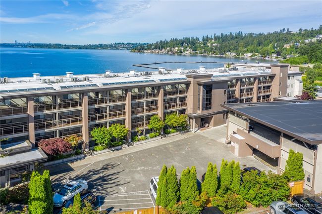 APT-201 - 9727 Ne Juanita Dr, Condo with 3 bedrooms, 3 bathrooms and 2 parking in Kirkland WA | Image 25