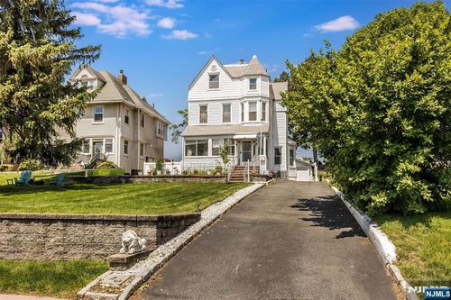 22 Forest St, Montclair, NJ, 07042-3501 | Card Image