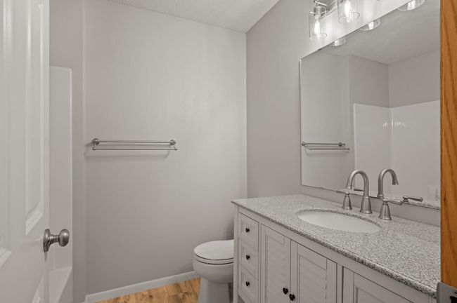 updated shared bathroom on upper level | Image 26