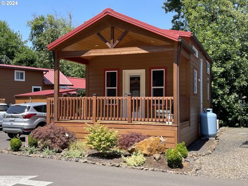 260-8372 Enchanted Way Se, Turner, OR, 97392-9334 | Card Image