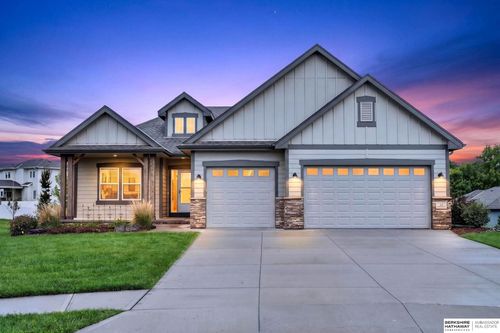 15 Butternut Cir, Council Bluffs, IA, 51503-1208 | Card Image